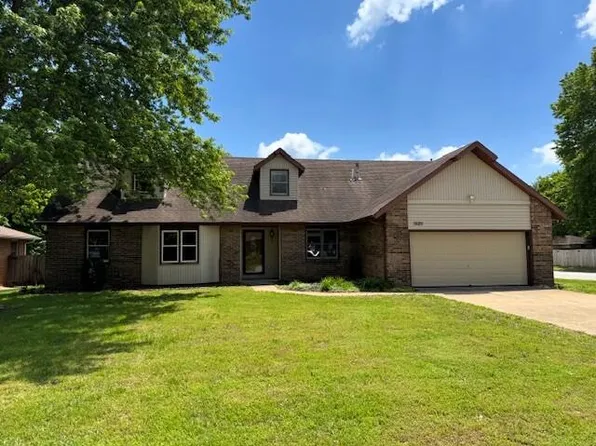 3820 S Virginia Place, Springfield, MO 65807