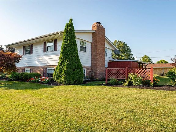 2nd image of 405 Meadow Wood Dr