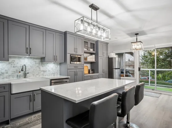 4740 221st St #2, Langley, BC V2Z 1L8