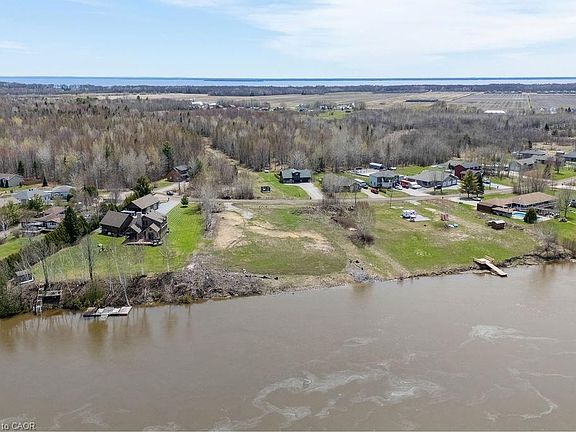 2nd image of 515 Champagne Rd