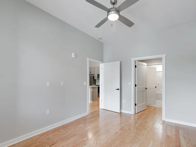 2416 Jefferson Ave — Photo 6