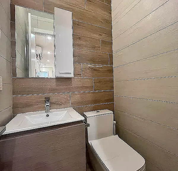 570 Evergreen Ave #1L — Photo 7