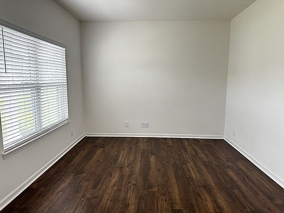 4th image of 6048 Bayonet Ln