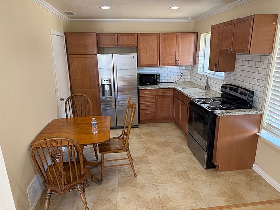 2nd image of 1525 Dorothy Ave Unit 1