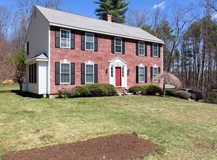 39 Champeaux Rd, Sturbridge, MA 01518