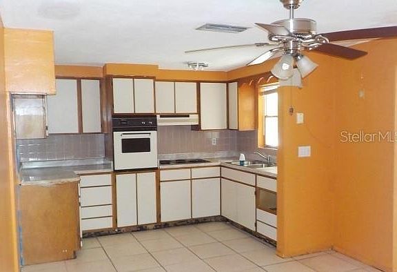 3rd image of 4844 Longwood Ave