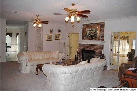 2nd image of 4115 Chelsea Cir