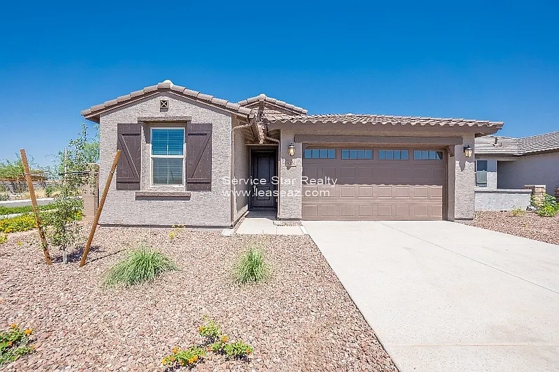 5 bed, 3.0 bath, 1954 sqft, $2,498 — Photo 2