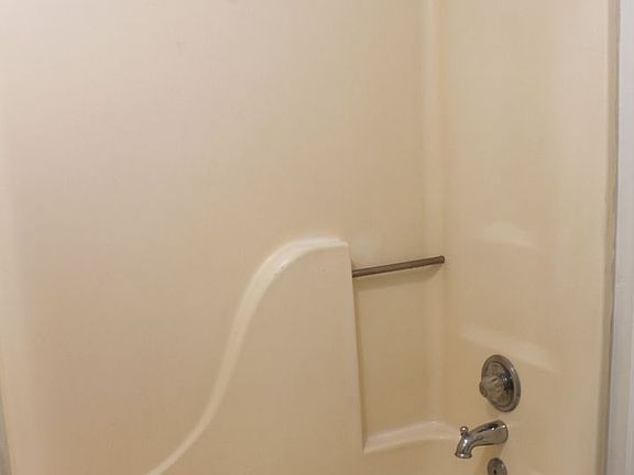 4th image of 133 Haverford Ct