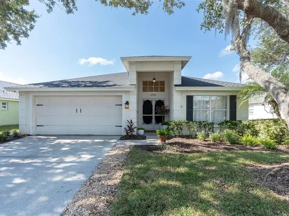 27610 Sky Lake Cir, Zephyrhills, FL 33544