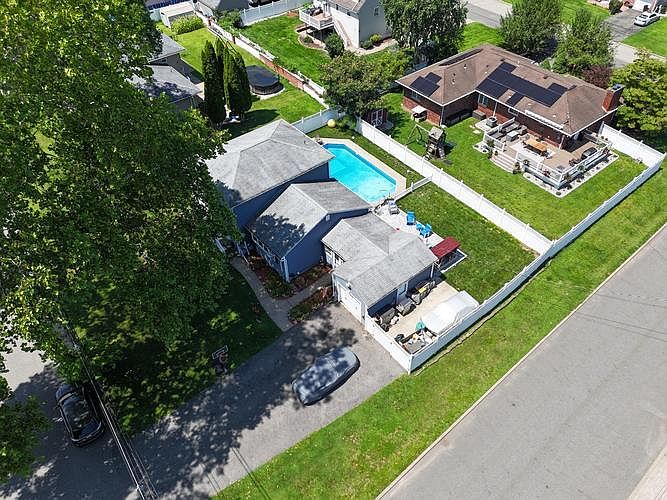 1st image of 227 Poplar Ave