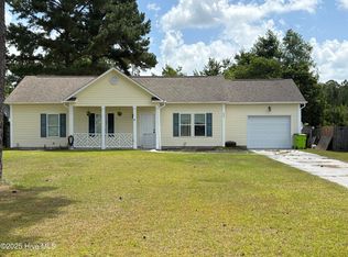 117 Boysenberry Fields Rd, Maple Hill, NC 28454