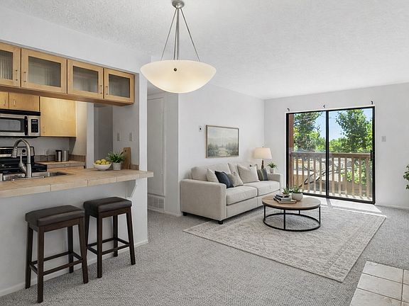 3rd image of 941 Calle Mejia APT 825