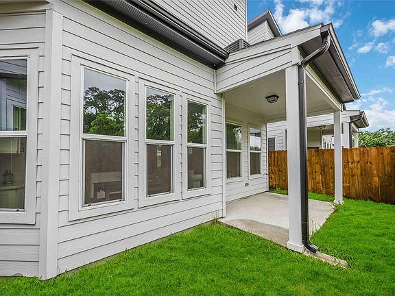 5th image of 1106 Paul Quinn St #D