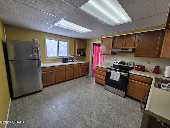 3rd image of 221 Canberra Ct