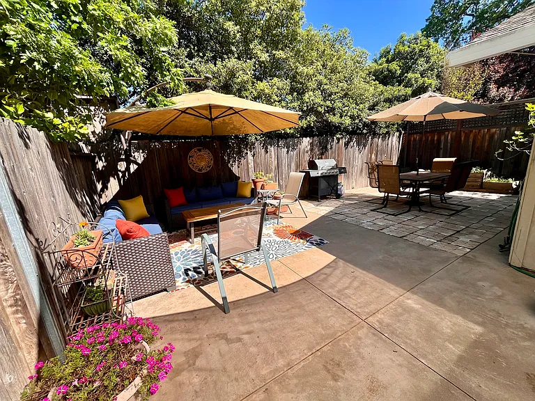 Spacious low-maintenance rear yard.