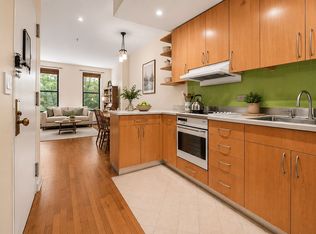 137 Guernsey St APT 3L, Brooklyn, NY 11222