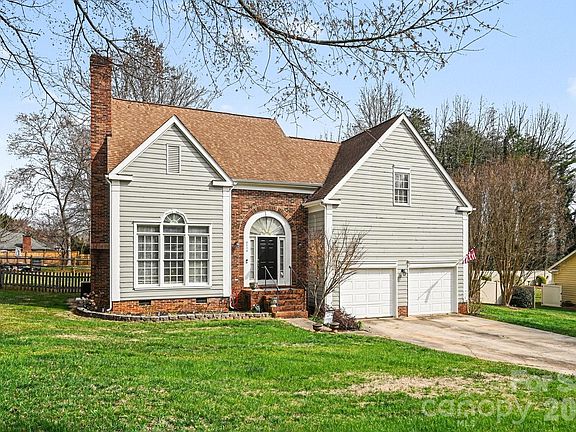 2nd image of 3110 Ivy Creek Rd