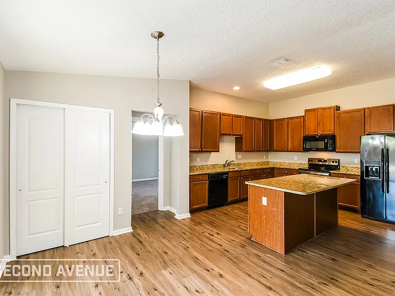 6332 Trimpe Ln — Photo 4