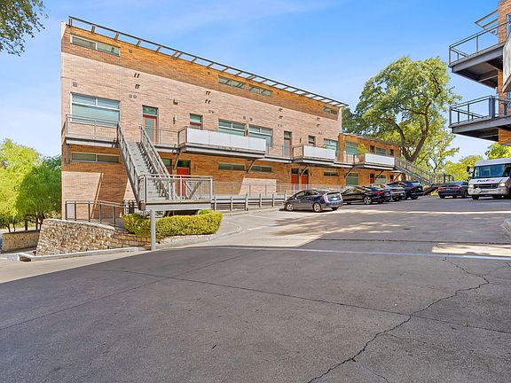 2nd image of 2205 N Lamar Blvd Unit 222