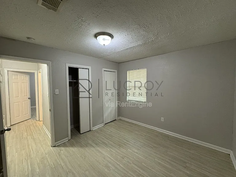 229 Lawrence Rd — Photo 10