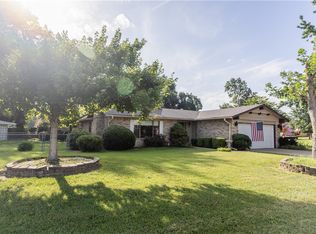 2815 W Highland Dr, Rogers, AR 72756