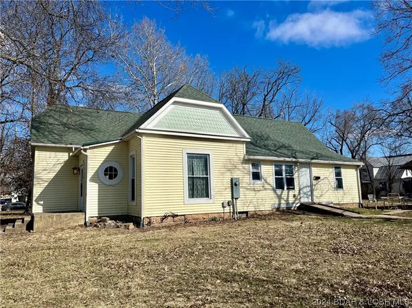 306 Fisher Street S, Versailles, MO 65084