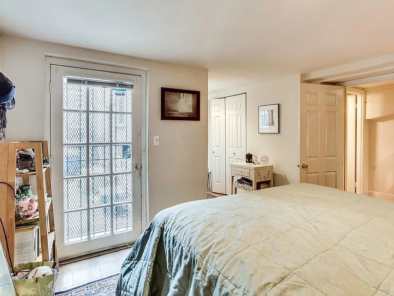 1726 Willard St NW #B — Photo 18