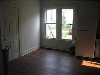 4th image of 209 Hoover St