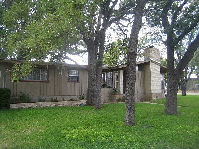 1st image of 909 W Travis St
