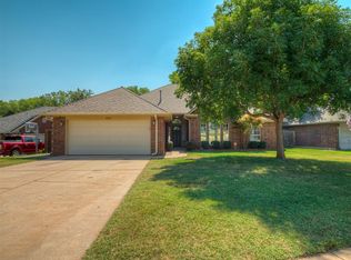 18212 Scarlet Oak Ln, Edmond, OK 73012