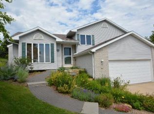 904 Daniel Pass, Mount Horeb, WI 53572