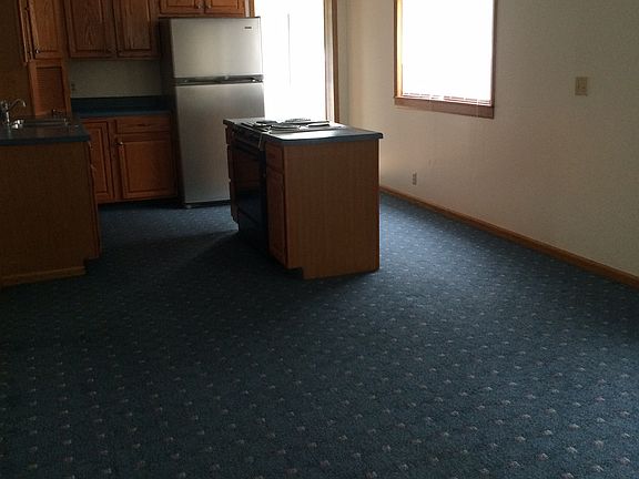 4th image of 151 Blaine Ave