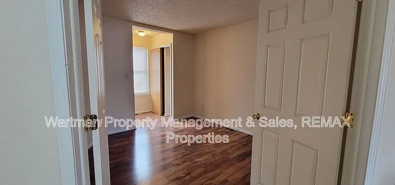 4560 Excalibur Ct — Photo 8