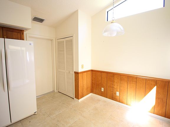 4th image of 1567 Independence Ave