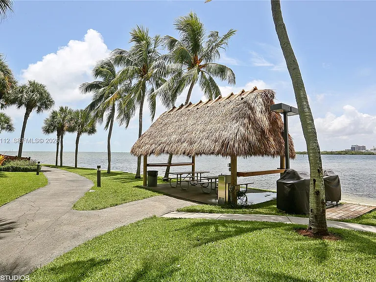 2 Grove Isle Dr #BPH10 — Photo 31