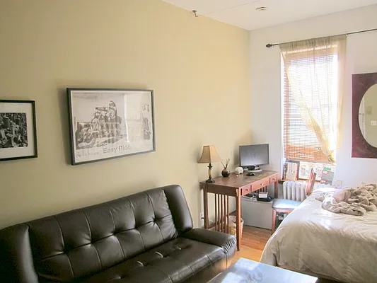 Rented by Chartwell Manhattan Realty | media 2