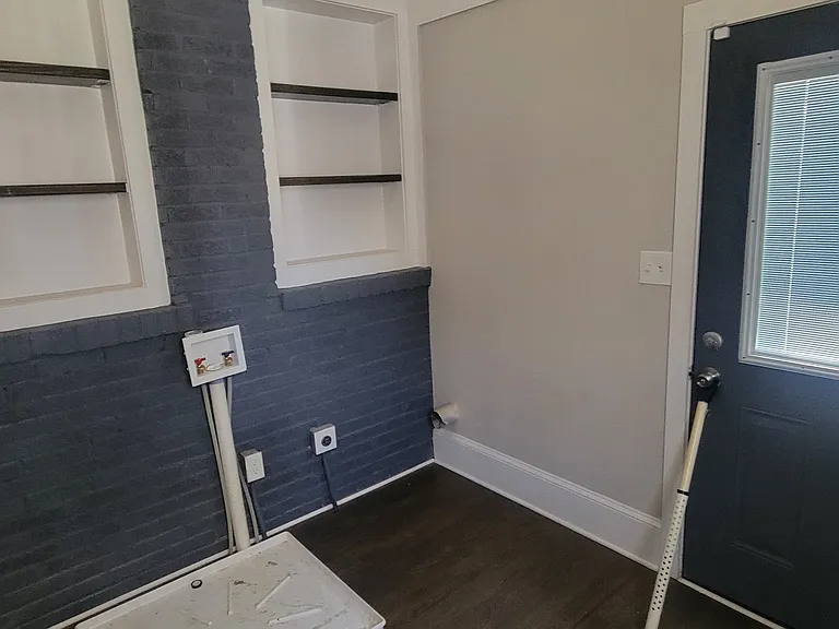 1352 Lucile Ave SW — Photo 4