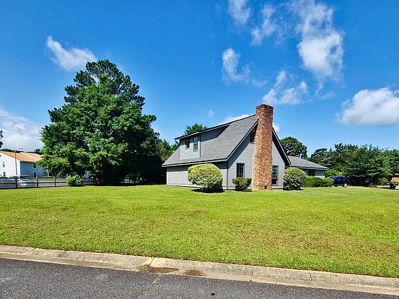 2nd image of 300 Esplanade Dr