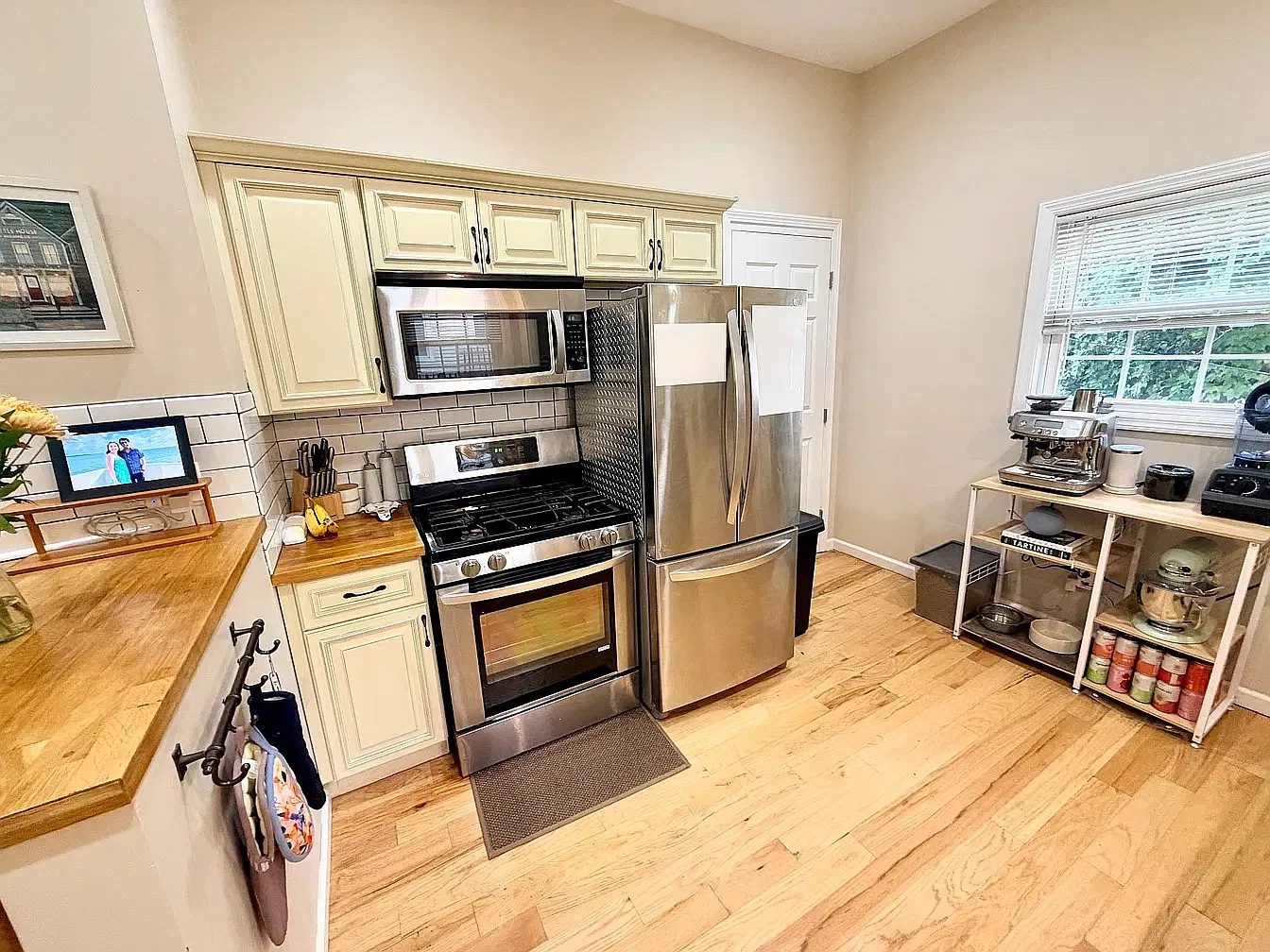 4 bed, 1800 sqft, $3,400 — Photo 3