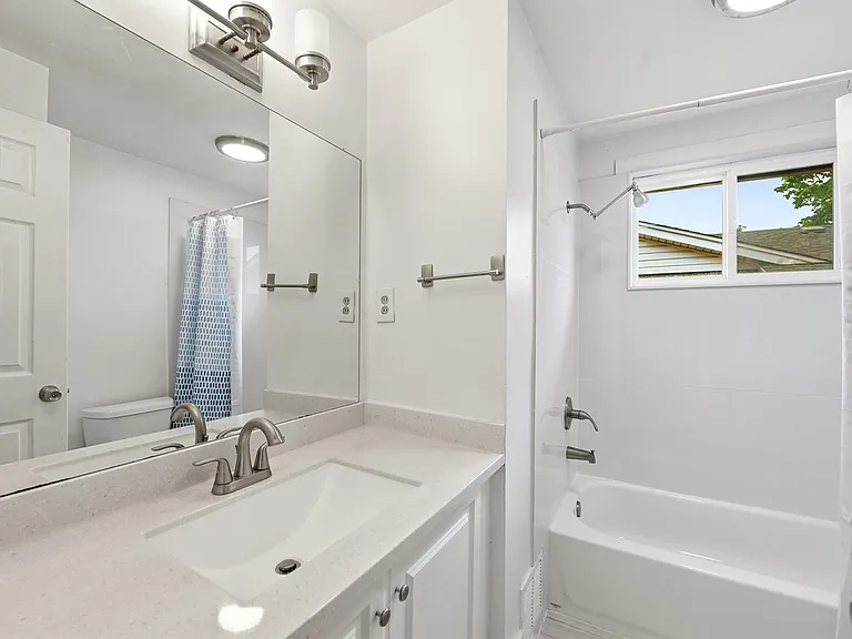 1275 W 4th Ave — Photo 24