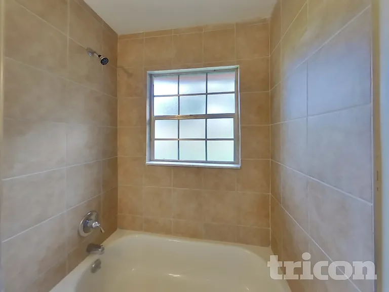 1484 Bloomingdale Rd — Photo 15