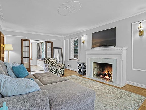 3rd image of 7376 Stratford Ave