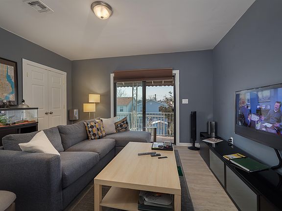 3rd image of 433 Pacific Ave Floor 3
