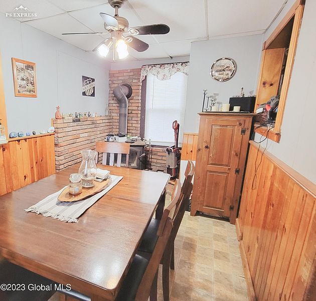4th image of 39 Hamilton Avenue