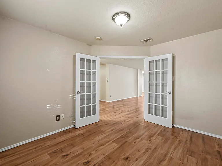 12482 Shepherds Hill Ln — Photo 3