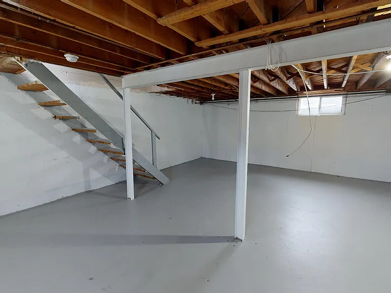 1 Court Ln — Photo 46