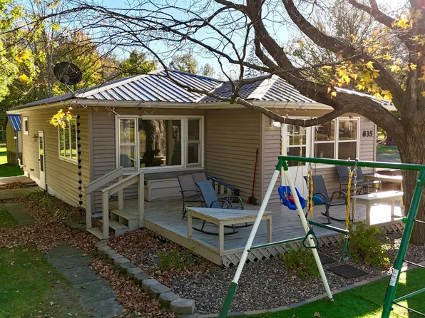 835 Isle St W, Isle, MN 56342