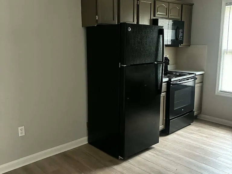 233 Churchill Dr #2 — Photo 10