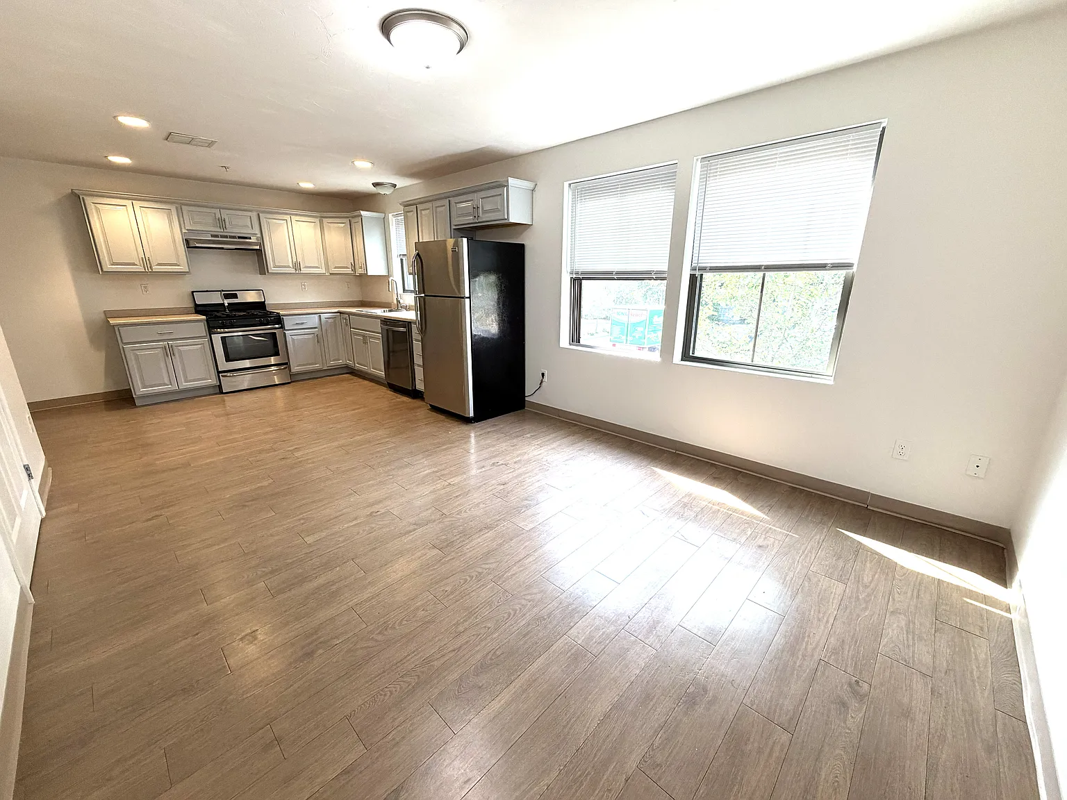1 bed, 586 sqft, $2,250 — Photo 3